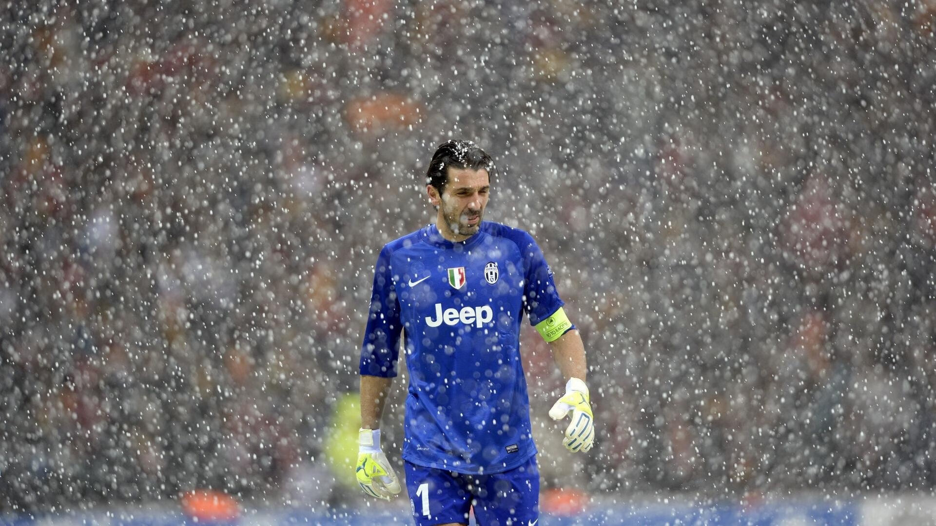 欧冠巅峰夜：利物浦皇马续写恩怨，曼城多特射手对决，巴黎拜仁争小组头名